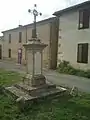 Croix au village.