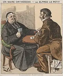 Dessin en couleurs montrant un homme jouant aux cartes avec un prêtre catholique. Le second semble ravi que le premier exhibe la carte du roi de Cœur.