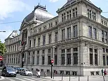 photo couleur de bâtiment