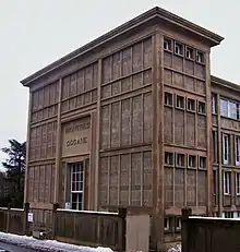 Façade principale de l'usine des horlogeries Dodane. Besançon.