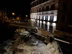 L'usine du May prise de nuit.