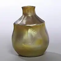 Louis Comfort Tiffany (vers 1900) Verre décoré/lustré [Vase] Metropolitan Museum of Art, États-Unis