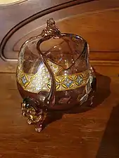 Vase dit furoshiki en verre émaillé d'Auguste Jean (entre 1877 et 1884). Collection privée.