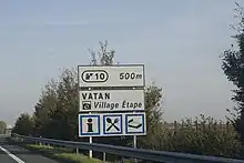 Le panneau sortie no 10, de l'autoroute.