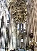 Architecture hybride de la nef.