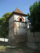 Pigeonnier carré du XVIIIe&nbsp;siècle près du groupe scolaire.