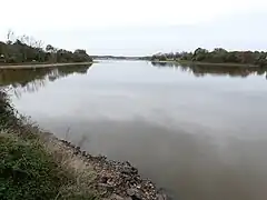 La Vie au pont de la RD 50, entre Maché à gauche et Aizenay sur l'autre rive.