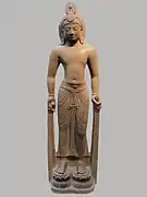 Avalokiteśvara. Style du Phnom Da. Fin VIIe – VIIIe siècle. GrèsH. 171 cm. Musée Guimet