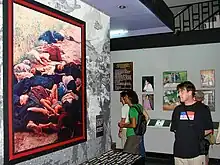 La photo du massacre de My Lai prise par Haeberle , visible au War Remnants Museum de Hanoi