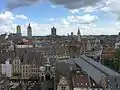 Les trois tours de Gand. Saint-Nicolas au centre.
