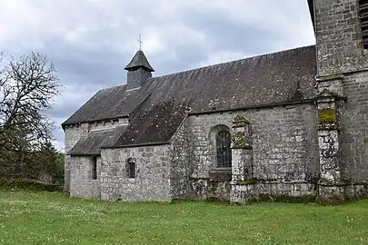 Vue du mur nord de l'église.