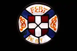 Vitrail aux armes d’Amédée VIII, réalisé par le verrier suisse Janin Loysel (verre et plomb, collection privée, déposée à la Fondation du château de Ripaille). Au centre, les armes de la maison de Savoie —&nbsp;de gueule à la croix d’argent, entourées de deux nœuds ou lacs d’amour et de la devise FERT de la famille.