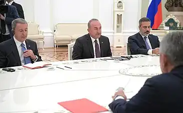 Hakan Fidan en Russie pendant un entretien entre le président russe Vladimir Poutine et Hulusi Akar, Mevlüt Çavuşoğlu.