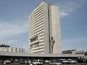 Maison des Soviets (1983).