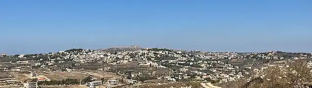Vue de Tibnine de village de Beit Yahoun.