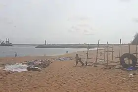 Canal de Vridi depuis Port-Bouët.