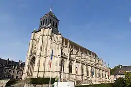 Vue du sud-ouest, dans la rue au Char.