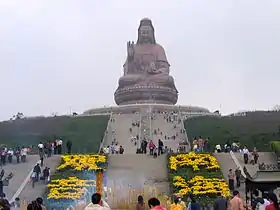 Statue d'Avalokiteshvara au sommet du mont Xiqiao
