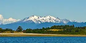 Vue du Yate depuis l'île Huar à l'ouest.